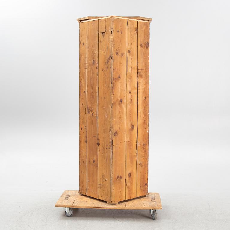 Hörnskåp, 1800-talets andra hälft.