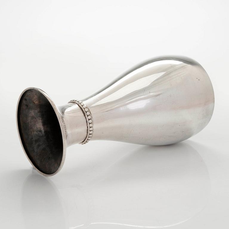 Maljakko, hopeaa, Kultakeskus, Hämeenlinna 1932. N 633 g.