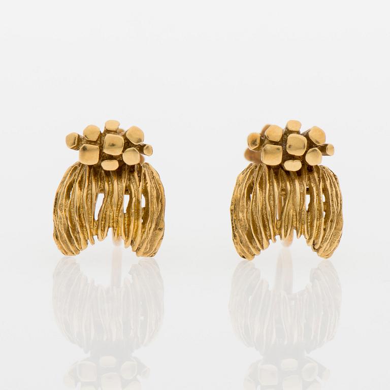 ARMBAND OCH ÖRHÄNGEN, 18 k, guld, importerade av A.Tillander, Helsingfors 1969, vikt 46 g.