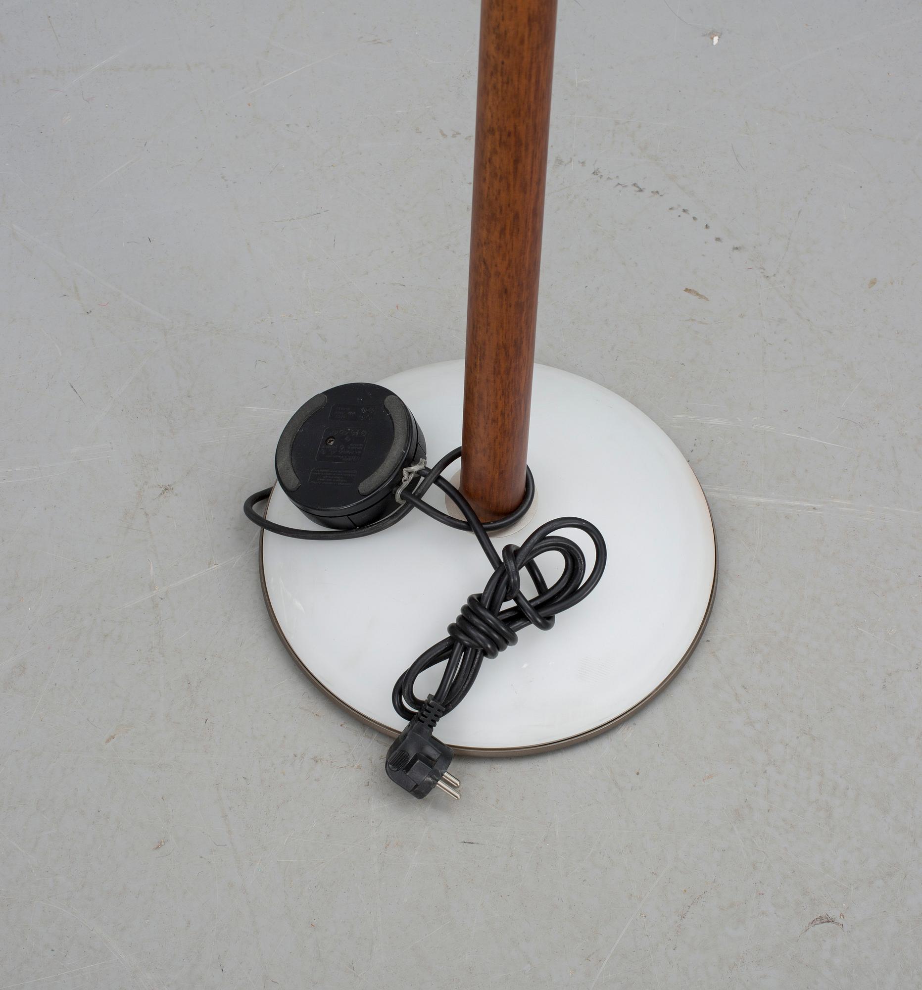GOLVLAMPA, Arteluce, Italy. 1900-talets slut.