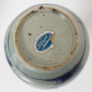 Jar and vase, porcelain, China, 19th century.