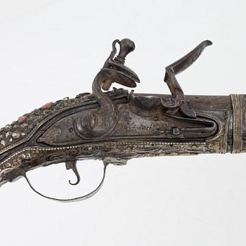 Flintlåspistol, turkisk, omkring år 1800.