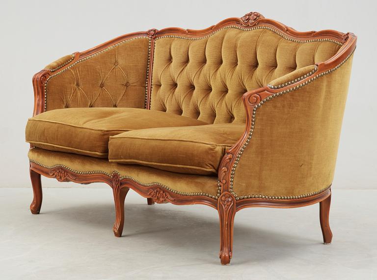 SOFFA, rokokostil, omkring 1900-talets mitt.