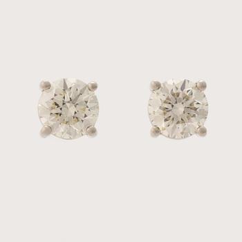 Brilliant cut diamond earrings.