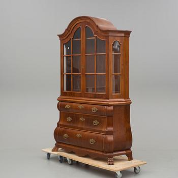 SKÅP, engelsk stil, 1900-talets andra hälft.