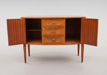 SIDEBOARD, England, 1900-talets första hälft.