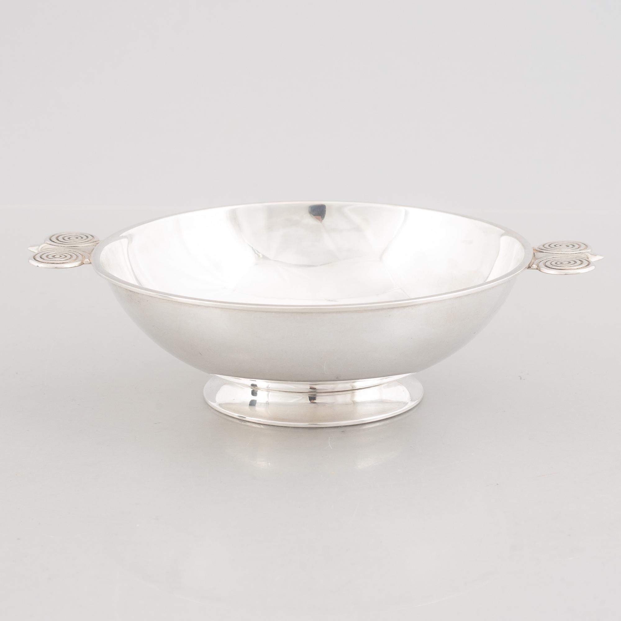 W.A. Bolin, skål med hänklar, silver, Stockholm 1944.