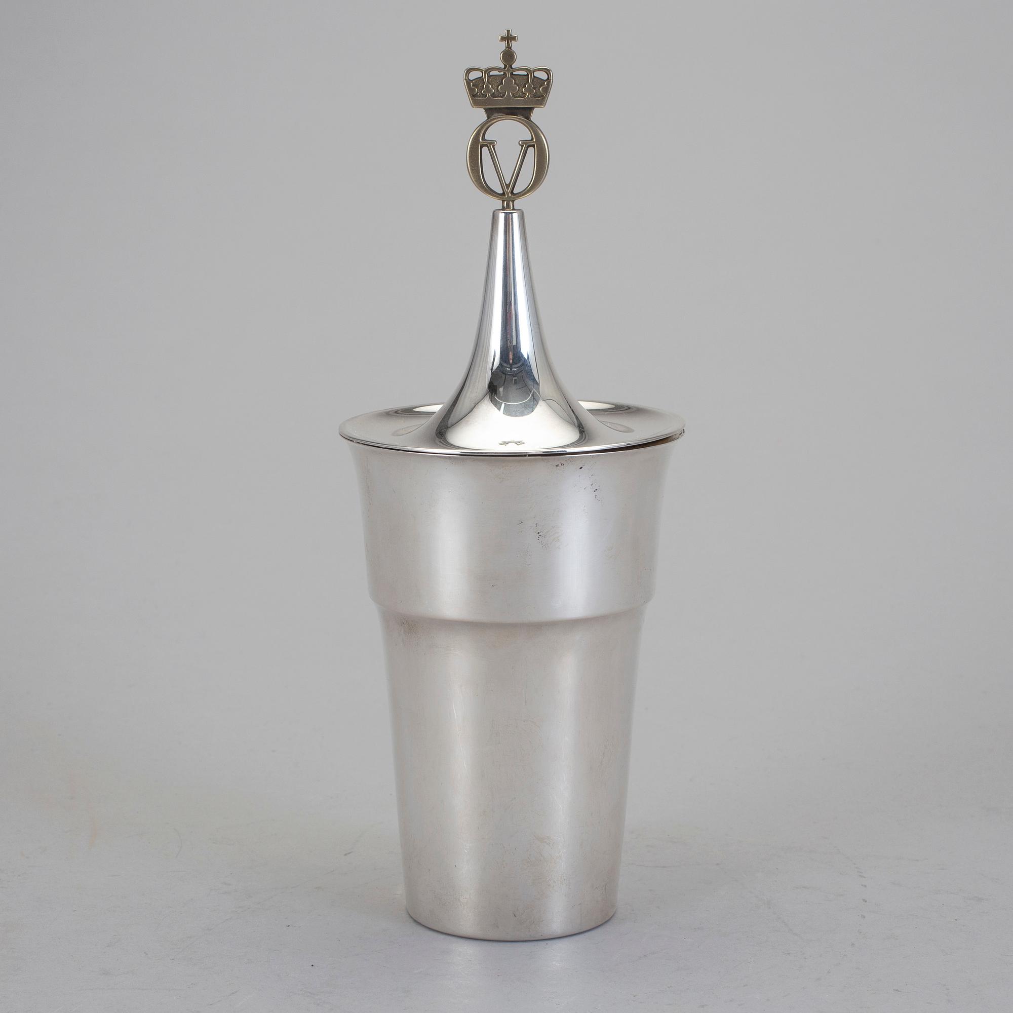 POKAL MED LOCK, silver, David Andersen. Vikt ca 493 gram.