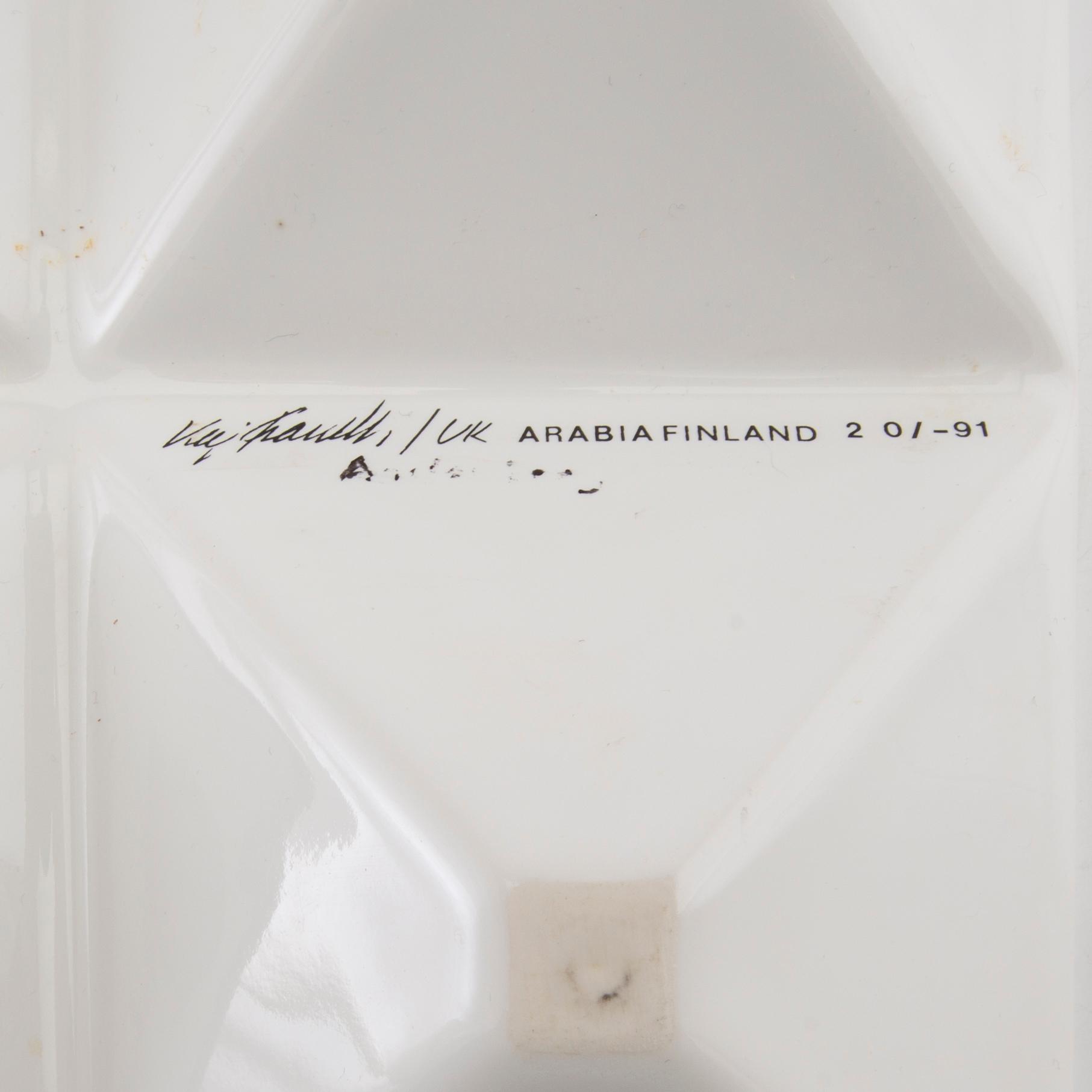 Tapio Wirkkala, serveringsfat "Lokerovati" Arabia Finlandd sent 1900-tal porslin.