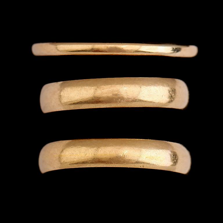 RINGAR, 3 st, 20 k guld, 1900-talets andra hälft. Vikt ca 14 gram.