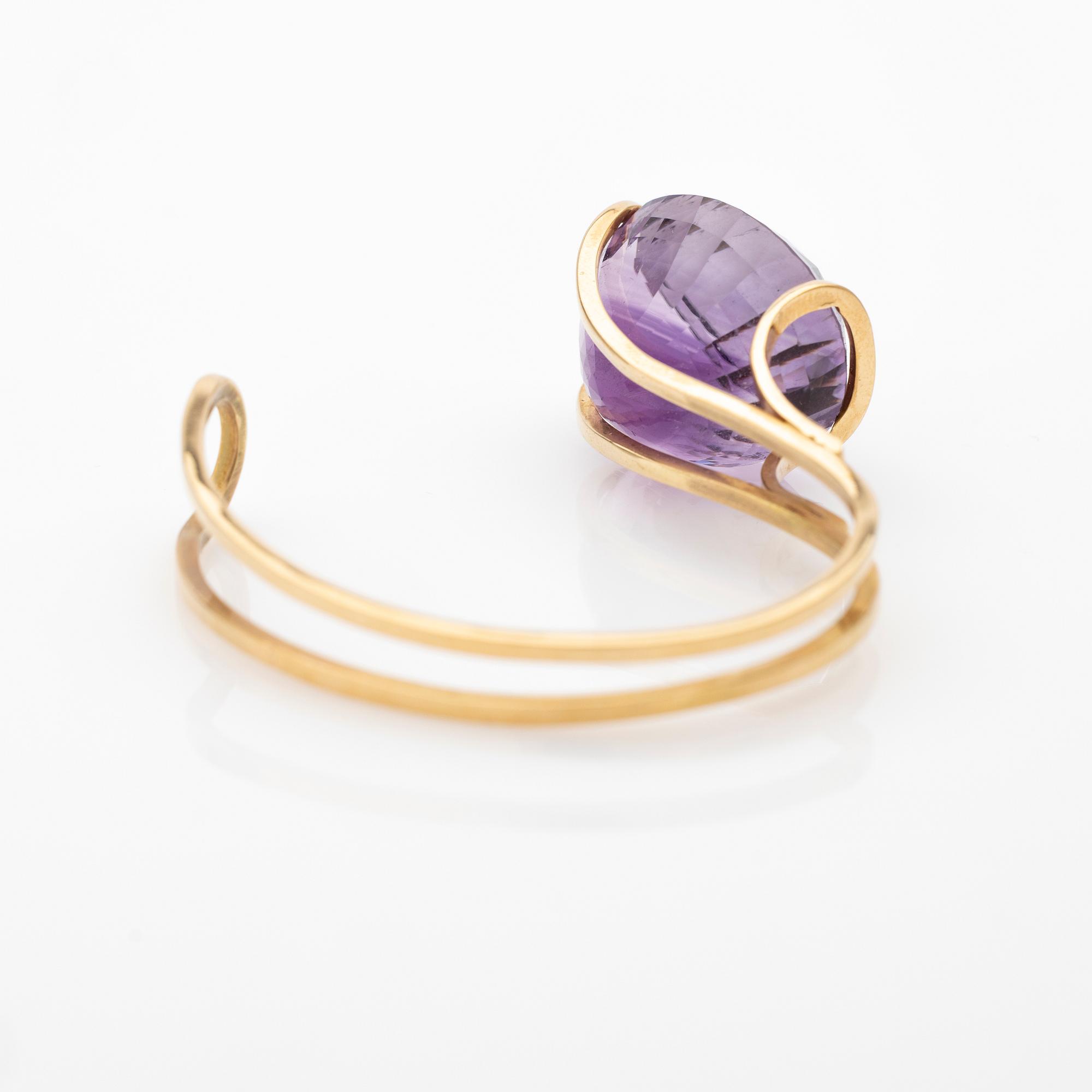 Elon Arenhill, Armring, 18K gold with amethyst, Malmö, 1985.