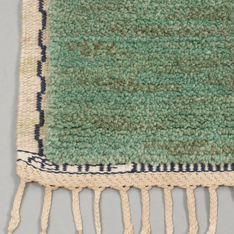 CARPET. "Rutig grön halvflossa". Knotted pile in relief. 194,5 x 122 cm. Signerad AB MMF.