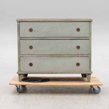 Chest of drawers, late 19th century.