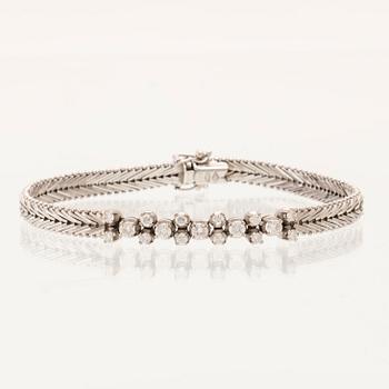 Bracelet 18K white gold with round brilliant cut diamonds.