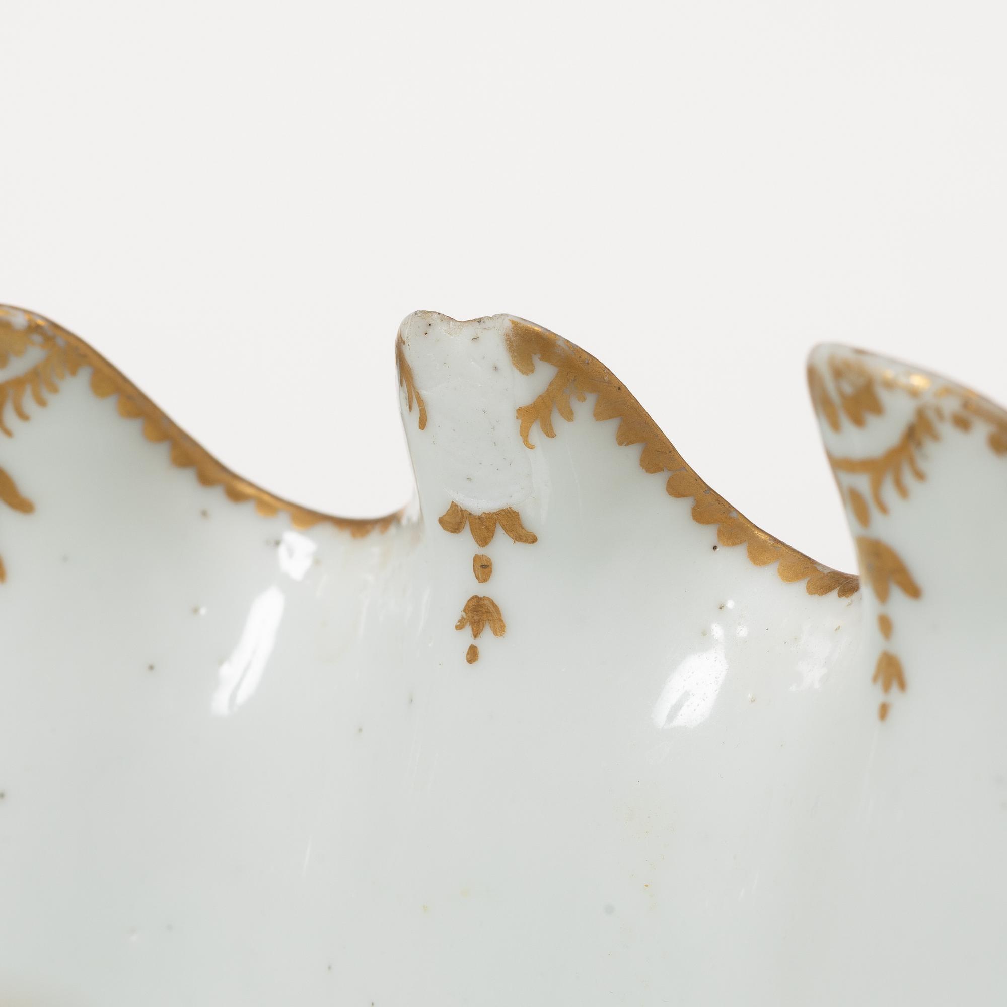 Royal Copenhagen, a glass rinser, "'Saxon Flower', Denmark, 19th century.