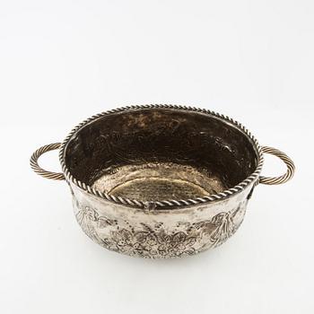 Ytterfoder/Skål Barock-stil nysilver 1900-talets första hälft.