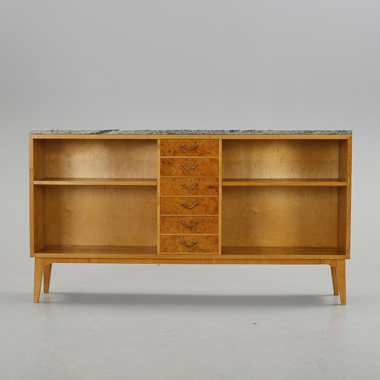 SIDEBOARD, omkring 1900-talets mitt.