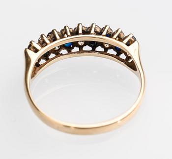 RING, 18 k guld med safirer briljantslipade diamanter ca 0.25 ct. Brittiska stämplar. Vikt ca 2 g.