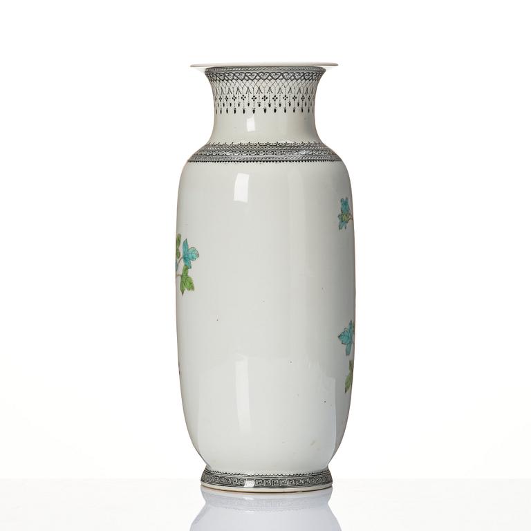 A Chinese vase, 20th Century.