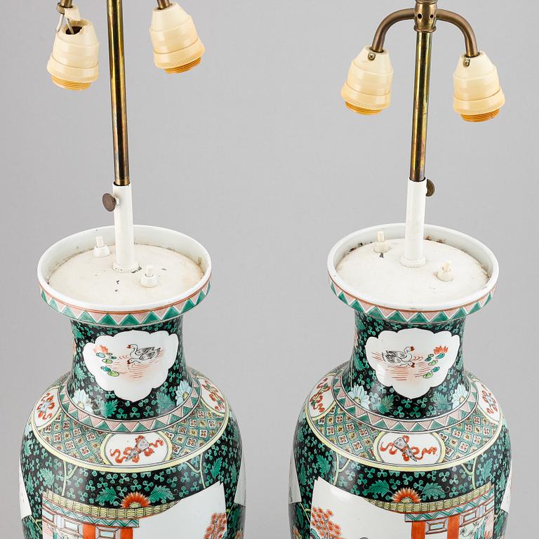 A pair of Chinese famille verte vases turned into table lamps, 20th century.