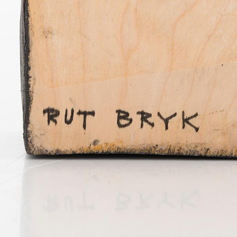 Rut Bryk, reliefi, signeerattu Rut Bryk.