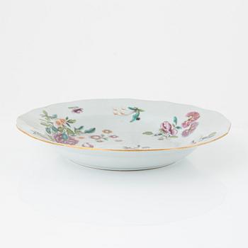 A set of five famille rose dishes, Qing dynasty, 18th Century.