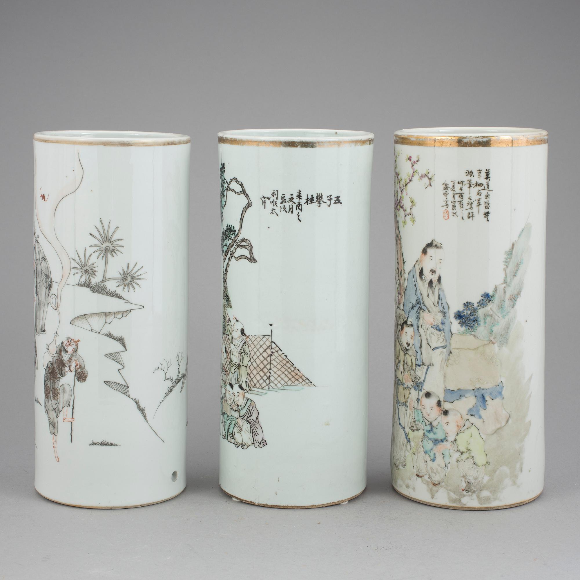 PENSELVASER, porslin, 3 st, 1900-tal, Kina.