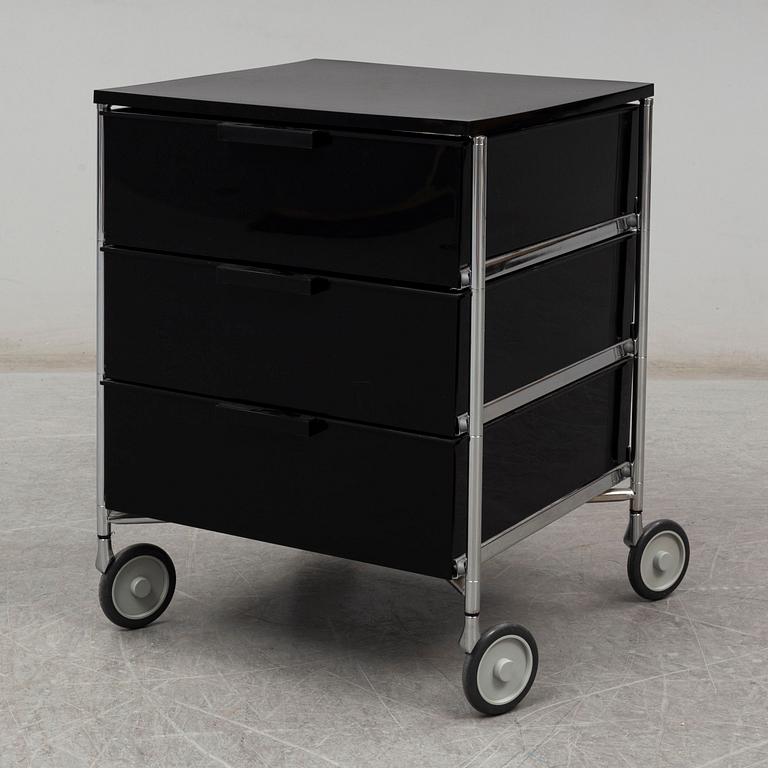 ANTONIO CITTERIO & OLIVER LÖW, a 'Mobil" container for Kartell.