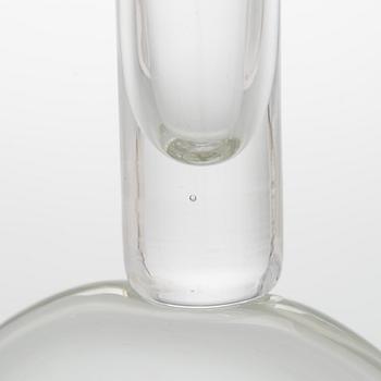 Oiva Toikka, A glass candle holder, signed Oiva Toikka Nuutajärvi Notsjö.