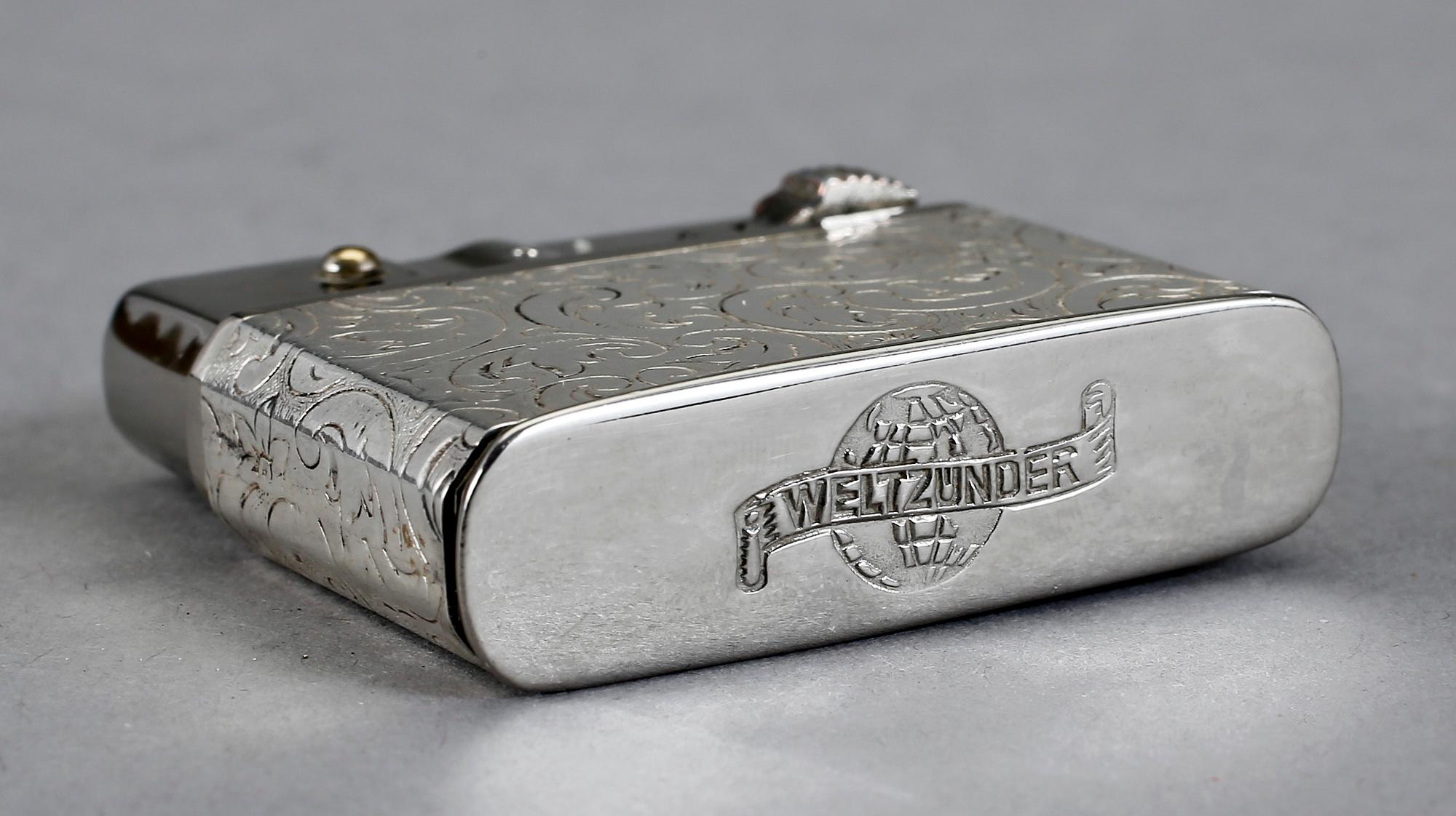 CIGARETTETUI och CIGARETTTÄNDARE, silver, 1900-talets första hälft.