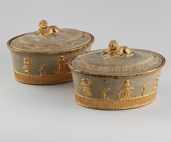 PASTEJFORMAR, ett par, lergods, empir, 1800-talets första hälft.