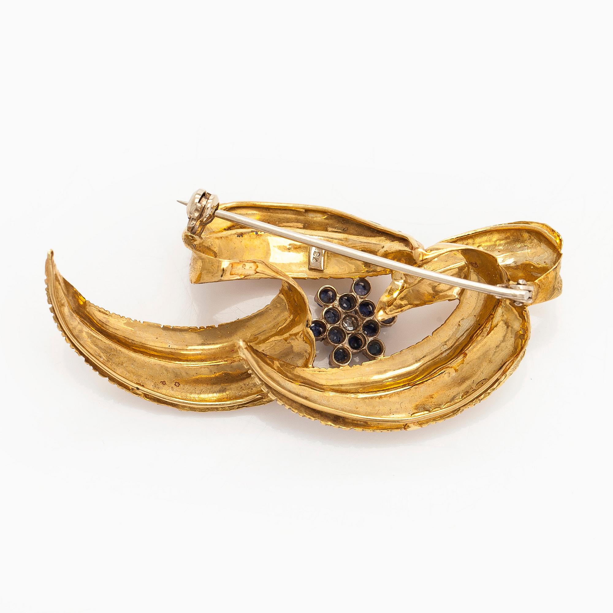 Brooch, 8/8 cut diamond, faceted sapphires, 18K gold.