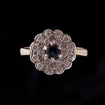RING, 14K guld, briljantslipade diamanter, safir. Vikt ca 5,4 g.