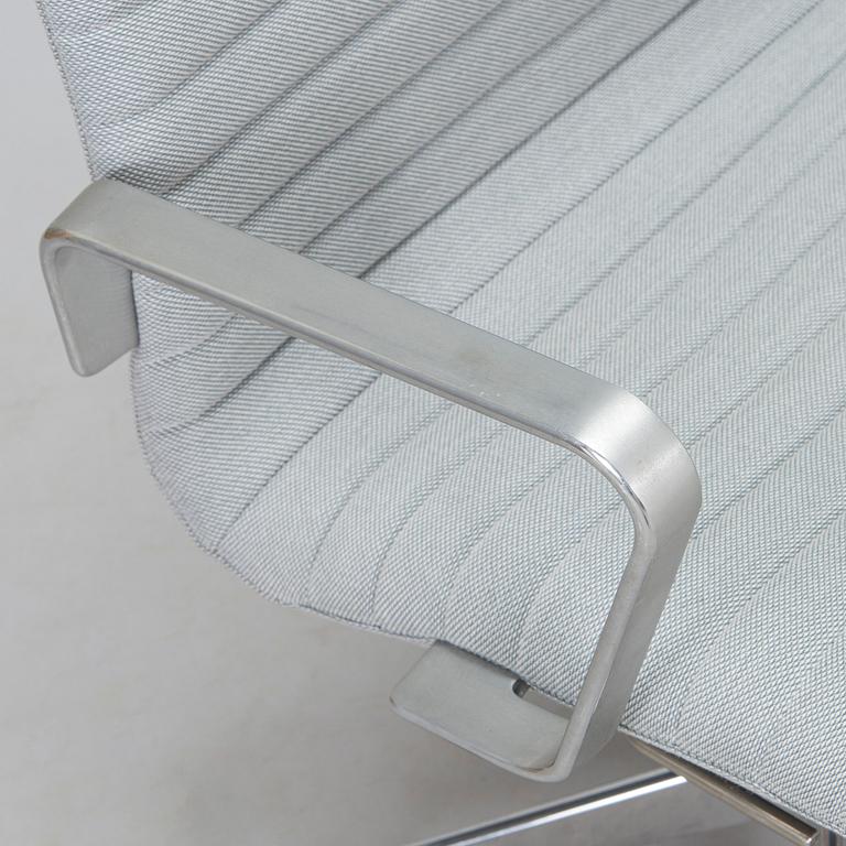Arne Jacobsen, A 21st century "Oxford Premium" office chair for Fritz Hansen, Denmark.
