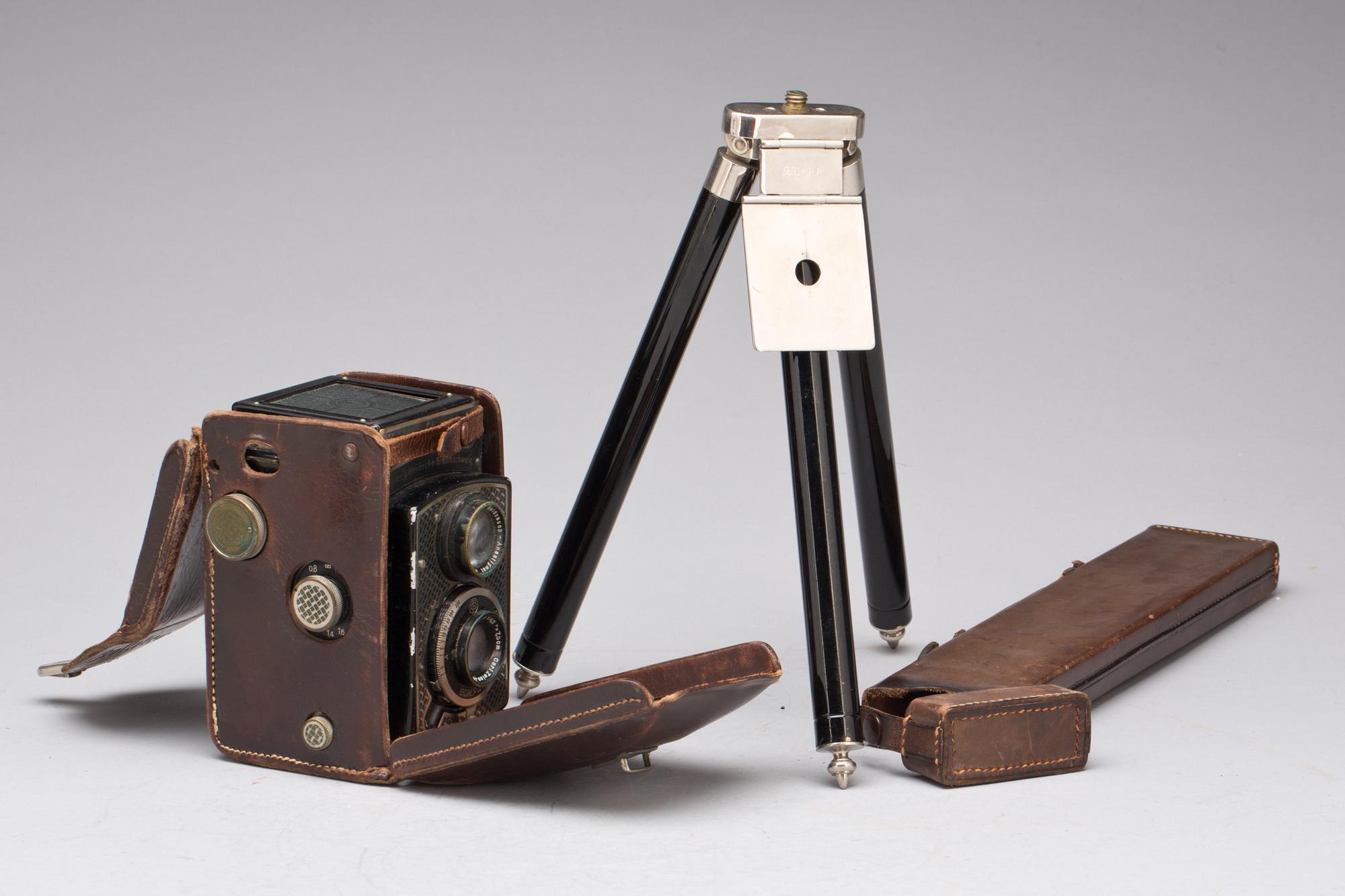 KAMERA med STATIV.  Rolleicord , Franke & Heidecke, Braunschweig. 1930-talets första del.