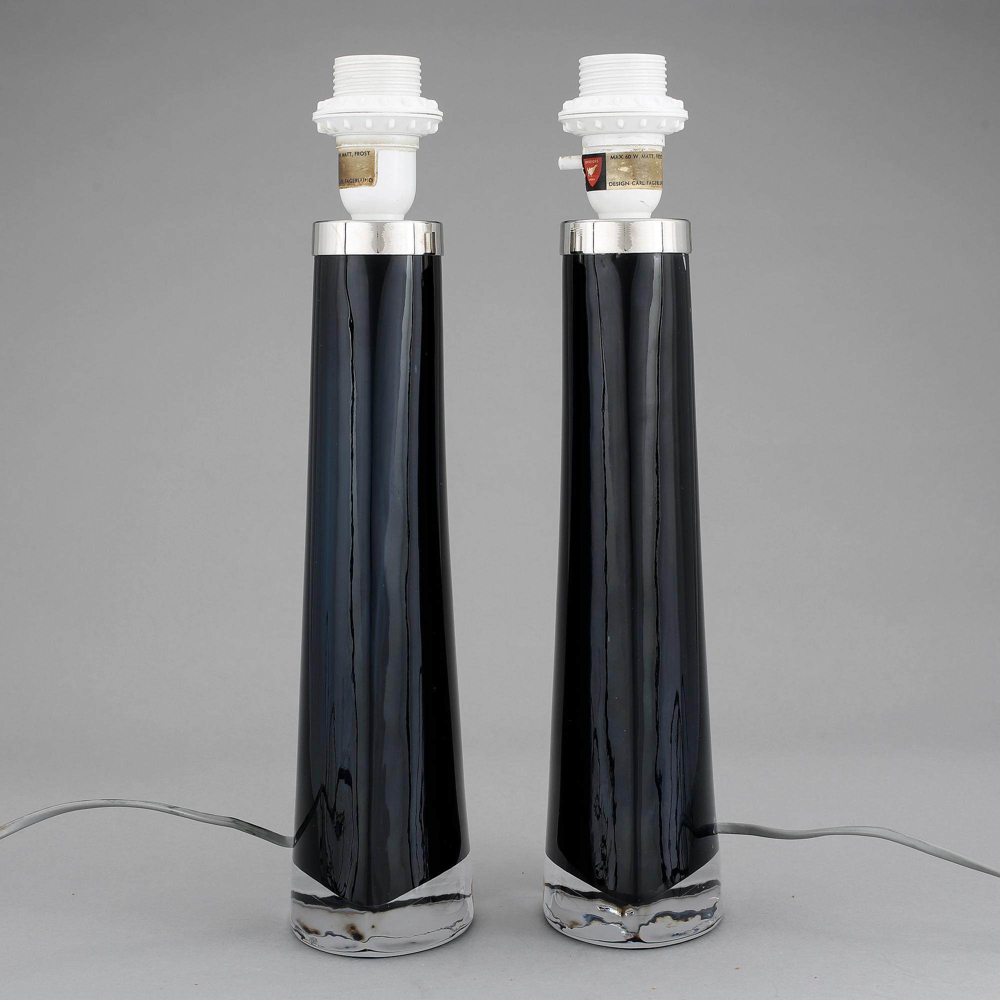 BORDSLAMPOR, ett par, glas. Carl Fagerlund för Orrefors, 1960-tal.
