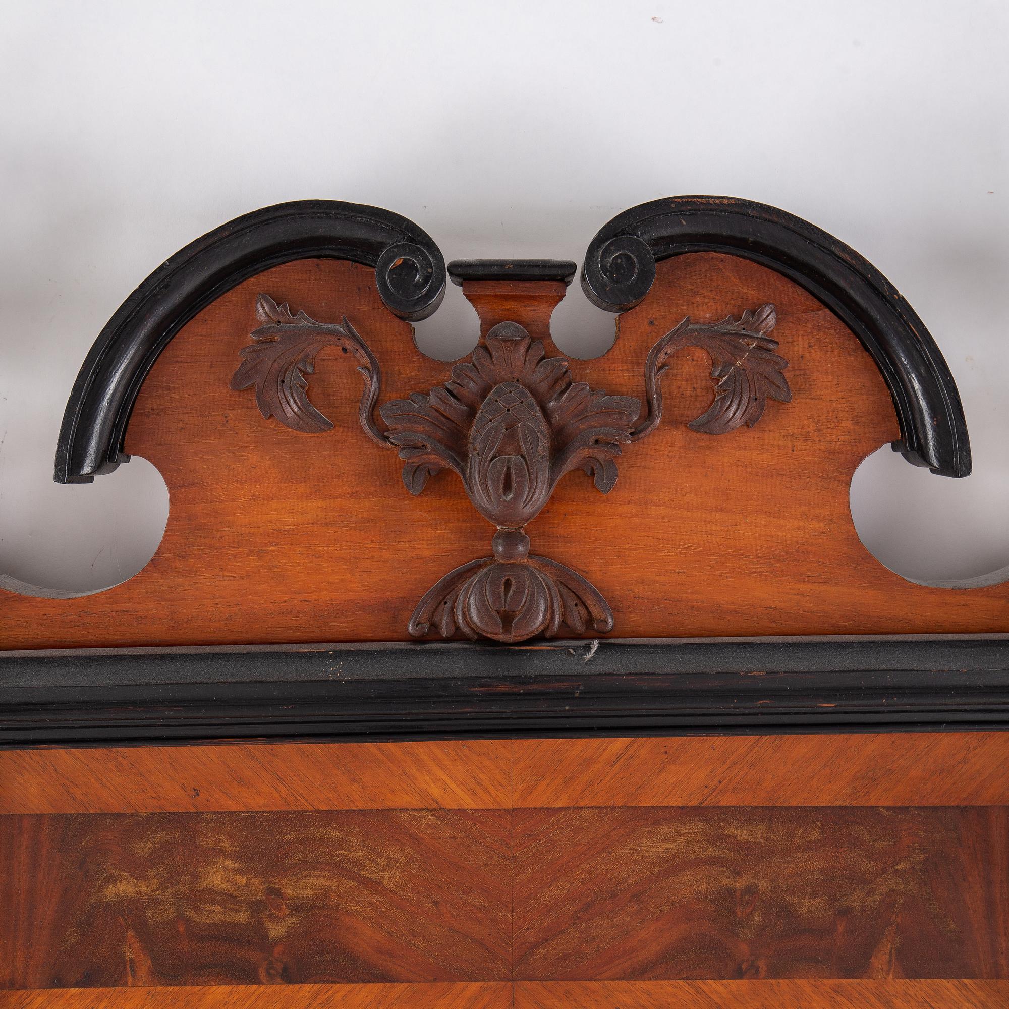 Spegel med konsolbord, 1800-talets slut.