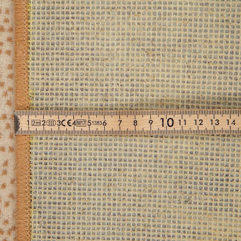 MATTO, tufted, ca 297 x 247 cm.