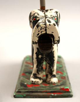 NÖTKNÄPPARE, bemålad metall, 1900-tal.