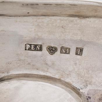 P.E. Sundberg, a footed silver bonbonnière, maker's mark of P.E. Sundberg, Trosa 1867.