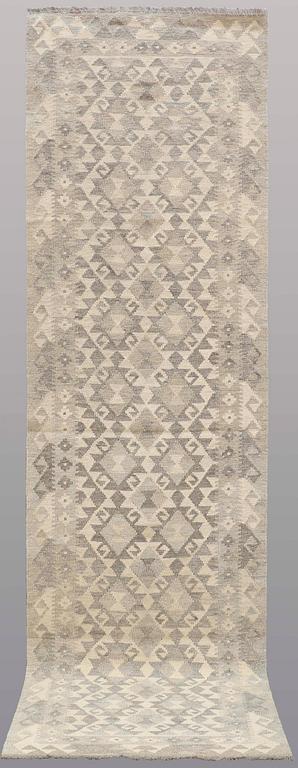 GALLERIMATTA, Kelim, ca 290 x 83 cm.
