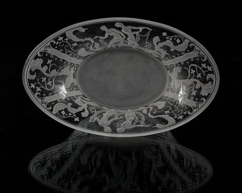 Simon Gate, an engraved bowl with stand, Orrefors 1928.