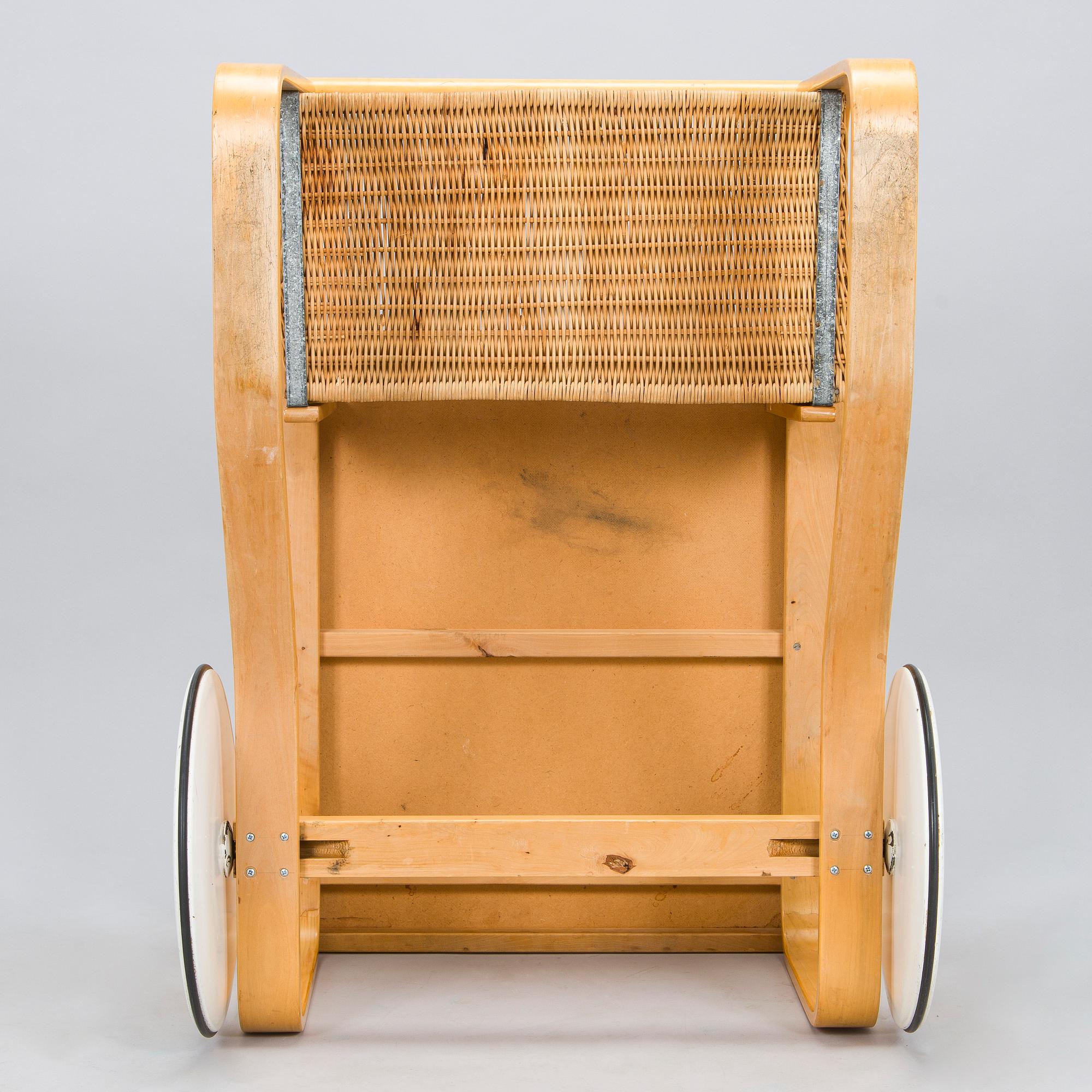 Alvar Aalto, serveringsvagn, modell 900, Artek, Finland, 1970-tal.