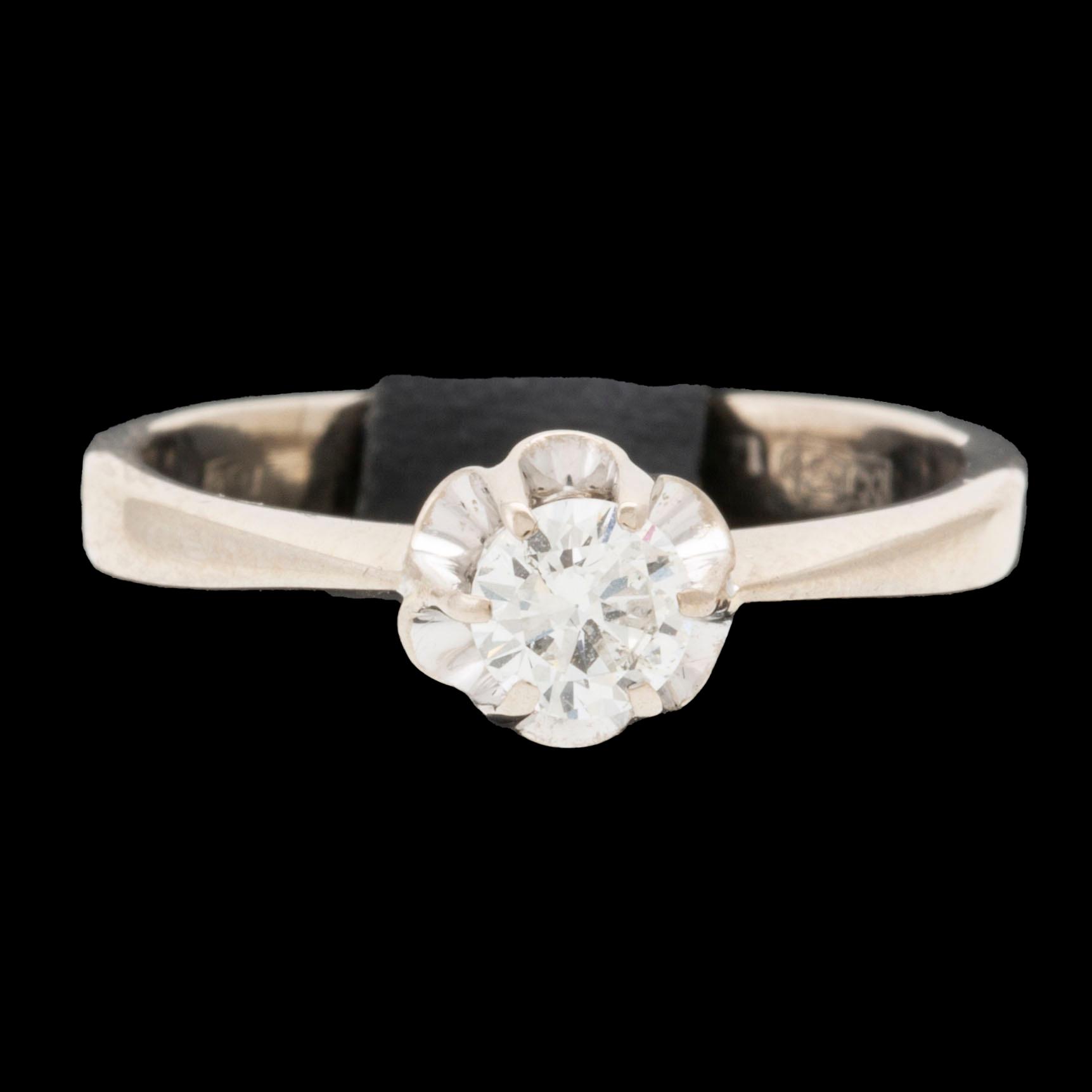 Ring 18K whitegold, 1 brilliant-cut diamond approx 0,35 ct, size 54, total weight 3,8 g.
