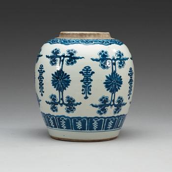 A blue and white jar, Qing dynasty, Qianlong (1736-95).