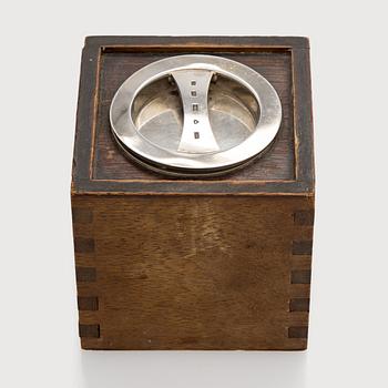 Bertel Gardberg, tedosa, teak och lock i silver, märkt BRG, silver 916H, Helsingfors 1957.