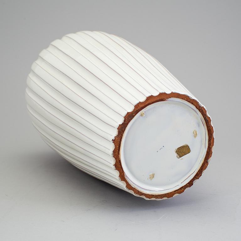 Vicke Lindstrand, a monumental earthen ware vase, Upsala Ekeby, 1944-1953 .