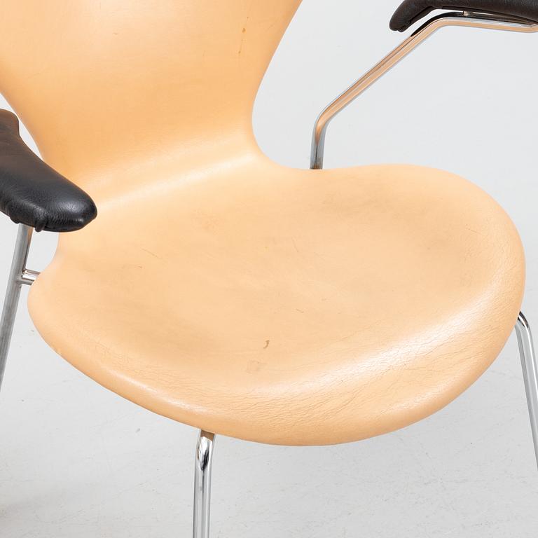 Arne Jacobsen, karmstolar, 8 st, "Sjuan", Fritz Hansen, Danmark, 1995.
