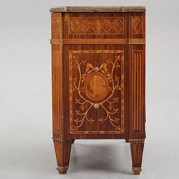 A Gustavian marquetry commode attributed to N. Korp (master in Stockholm 1763-1800).