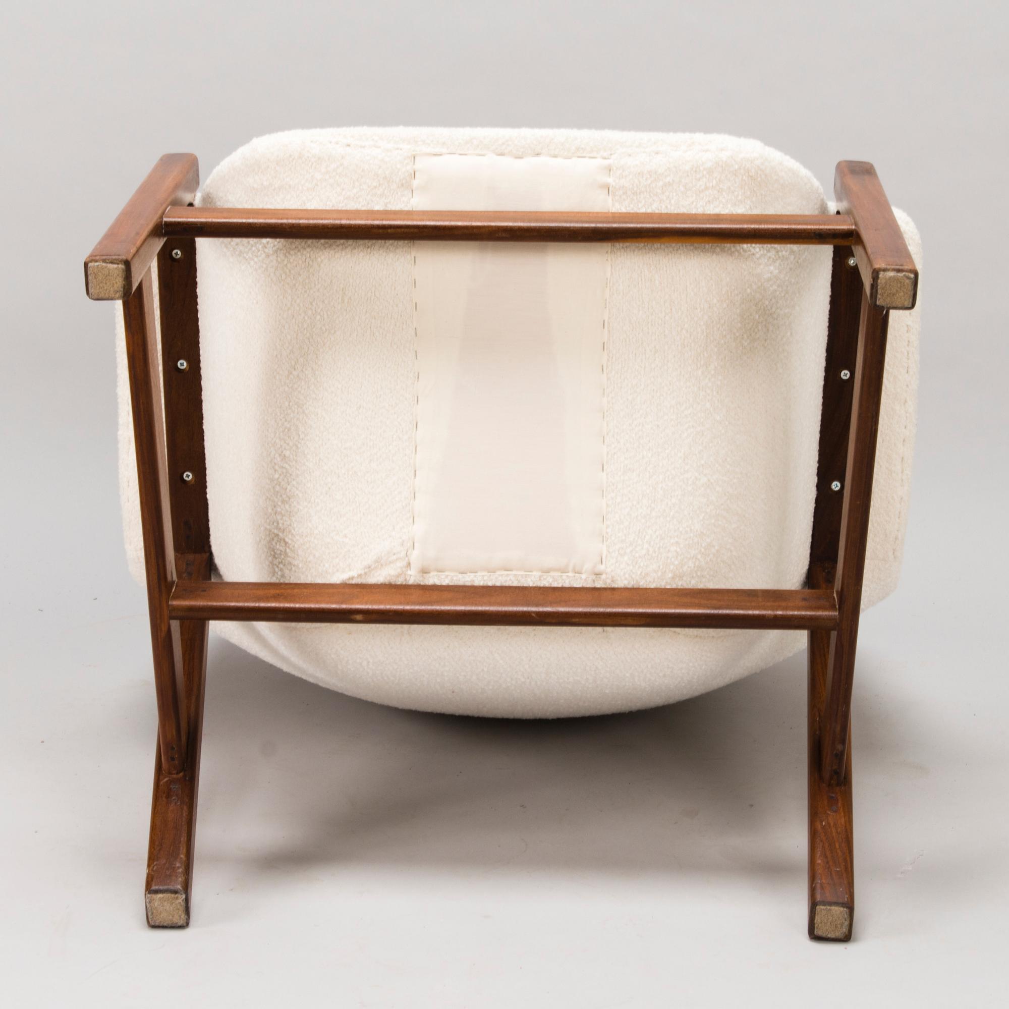 CARL GUSTAF HIORT AF ORNÄS, fåtölj samt fotpall, "Caravelle", för Puunveisto Oy - Träsnideri Ab, 1960-tal.